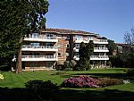 Substantial three/four bedroom three bathroom first floor apartment 