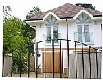 Four bedroom two bathroom house with two sun terraces in Sandbanks